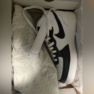 Air Force 1 Mid ‘07, Men size 9